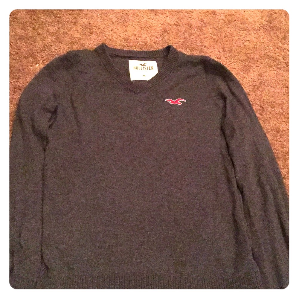 Gray V neck hollister sweater